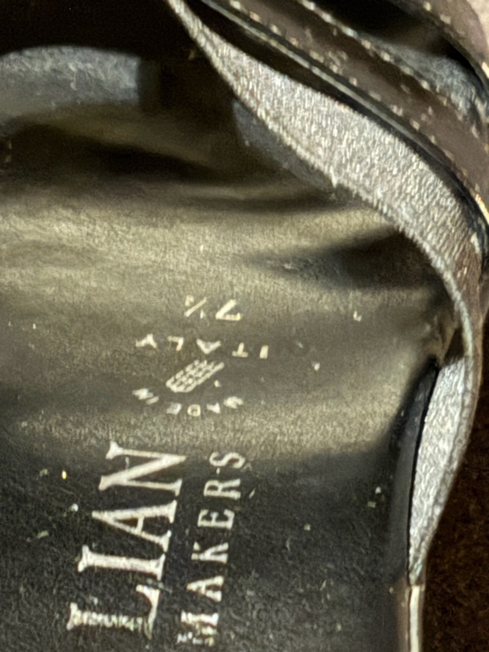 Lian Makers Black Patent Platform Pump Sandals - Picture 5 of 9